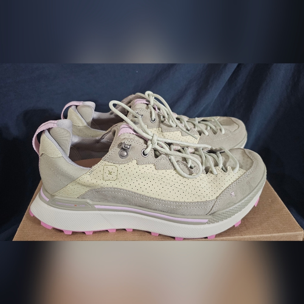 Deckers X Lab Enduro Lite Low Trail Shoe Sage Green Pink Men Size 9.5 New No Box